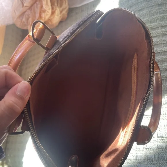 Louis Vuitton Monogram Alma PM - Picture 11 of 16